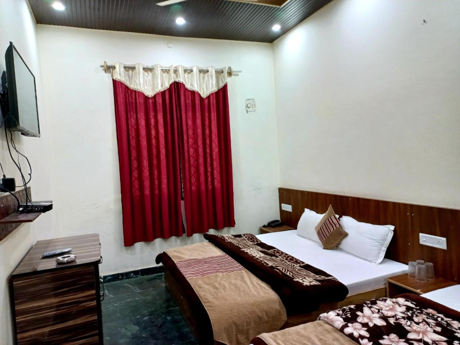 Sunny Pines Resort Lansdowne Luaran gambar