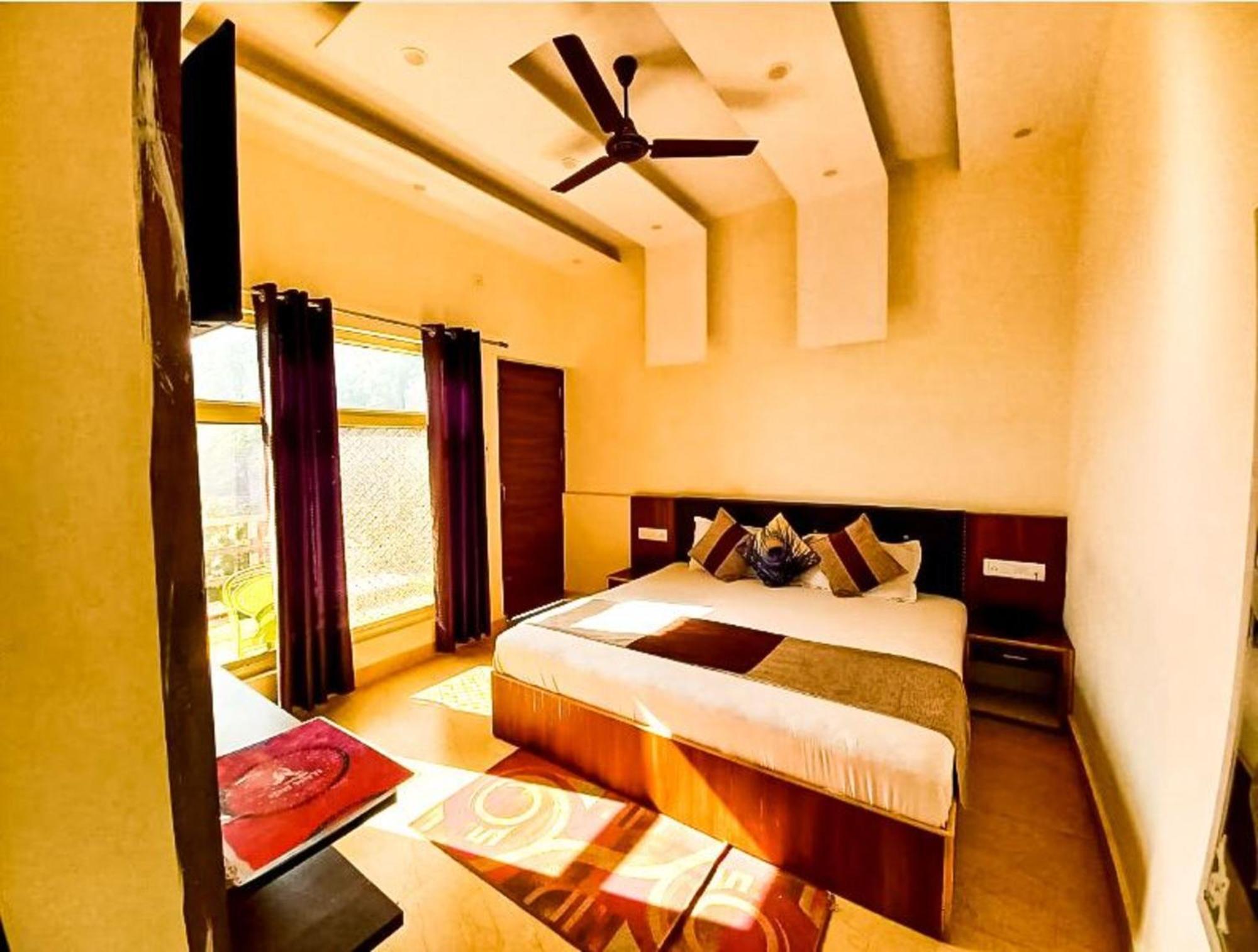 Sunny Pines Resort Lansdowne Luaran gambar