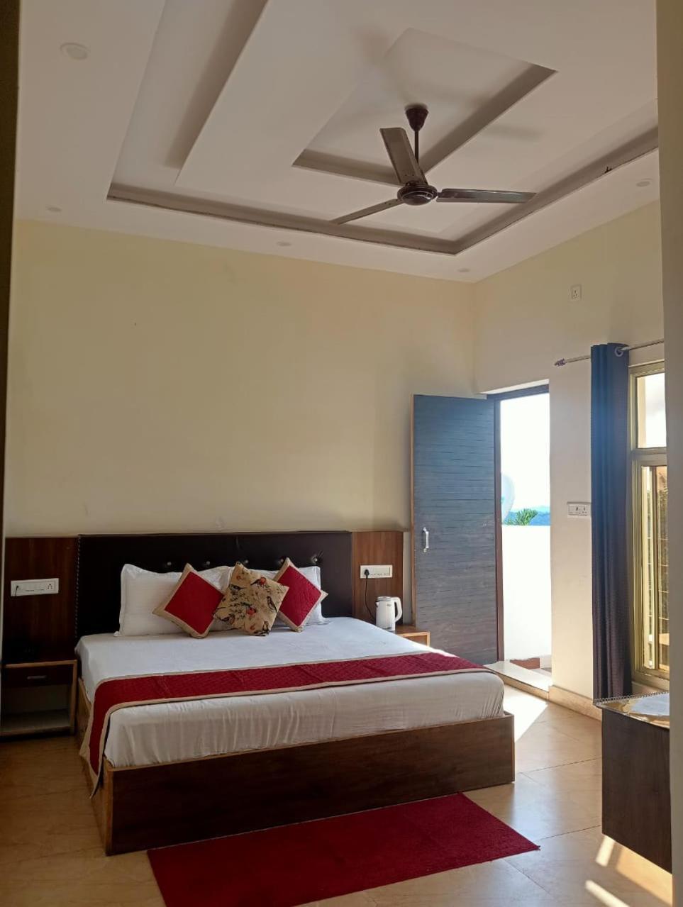 Sunny Pines Resort Lansdowne Luaran gambar