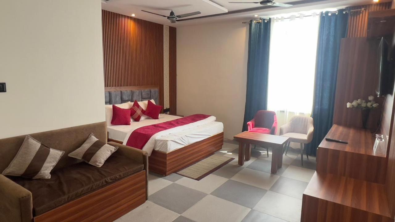 Sunny Pines Resort Lansdowne Luaran gambar